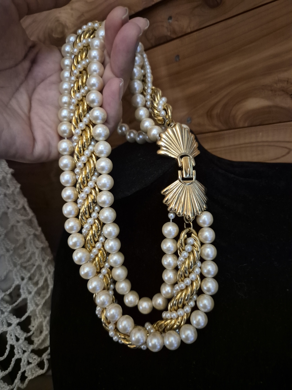 STUNNIN!! Richelieu Cream Pearl Triple Strand Necklace with Shell Clasp - Picture 1 of 6